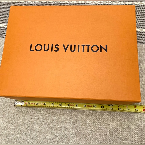 Authentic Louis Vuitton magnetic flap-lid box (14.5”x10.25”x5”) and shopping bag - Picture 7 of 15
